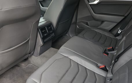 Volkswagen Touareg III, 2019 год, 4 700 000 рублей, 16 фотография