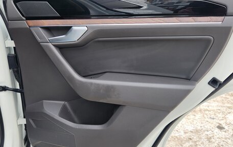 Volkswagen Touareg III, 2019 год, 4 700 000 рублей, 20 фотография