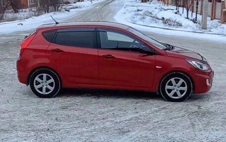 Hyundai Solaris II рестайлинг, 2012 год, 685 000 рублей, 4 фотография