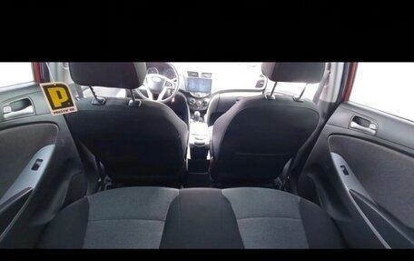 Hyundai Solaris II рестайлинг, 2012 год, 685 000 рублей, 18 фотография