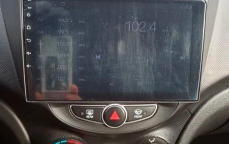 Hyundai Solaris II рестайлинг, 2012 год, 685 000 рублей, 20 фотография