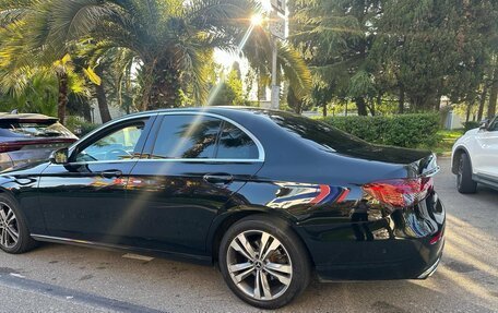 Mercedes-Benz E-Класс, 2021 год, 3 200 000 рублей, 4 фотография