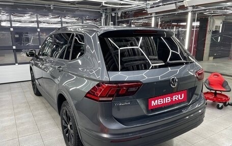 Volkswagen Tiguan II, 2020 год, 2 570 000 рублей, 3 фотография