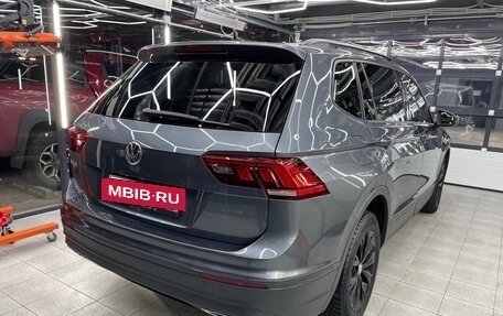 Volkswagen Tiguan II, 2020 год, 2 570 000 рублей, 4 фотография