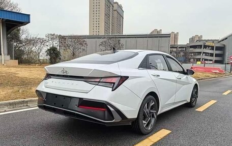 Hyundai Elantra, 2023 год, 1 220 000 рублей, 4 фотография