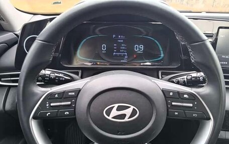 Hyundai Elantra, 2023 год, 1 220 000 рублей, 14 фотография