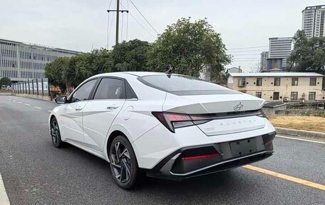 Hyundai Elantra, 2023 год, 1 220 000 рублей, 6 фотография