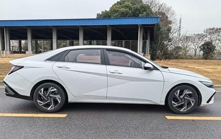 Hyundai Elantra, 2023 год, 1 220 000 рублей, 8 фотография