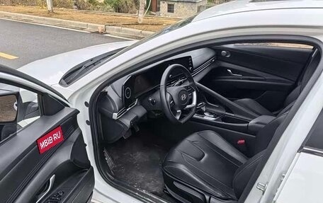 Hyundai Elantra, 2023 год, 1 220 000 рублей, 15 фотография