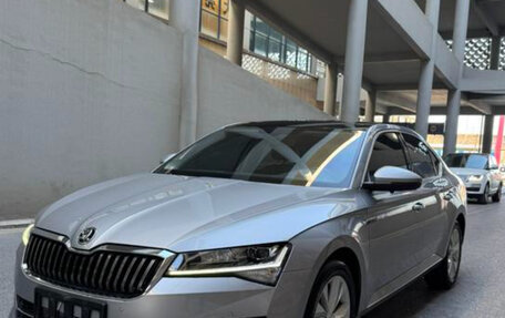 Skoda Superb III рестайлинг, 2021 год, 2 375 000 рублей, 1 фотография