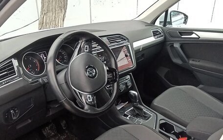 Volkswagen Tiguan II, 2019 год, 2 500 000 рублей, 4 фотография