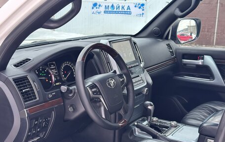 Toyota Land Cruiser 200, 2017 год, 6 150 000 рублей, 4 фотография