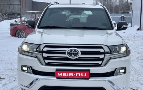 Toyota Land Cruiser 200, 2017 год, 6 150 000 рублей, 5 фотография