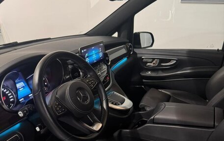 Mercedes-Benz V-Класс, 2023 год, 11 000 000 рублей, 14 фотография