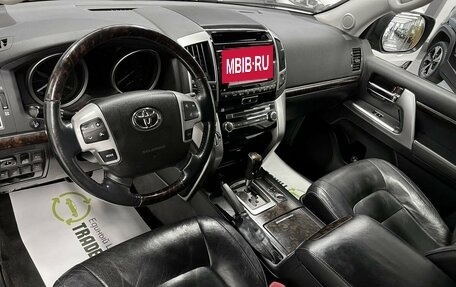 Toyota Land Cruiser 200, 2012 год, 3 595 000 рублей, 9 фотография