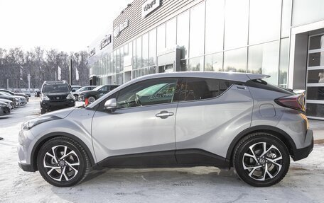 Toyota C-HR I рестайлинг, 2017 год, 1 848 000 рублей, 10 фотография