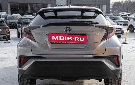 Toyota C-HR I рестайлинг, 2017 год, 1 848 000 рублей, 8 фотография