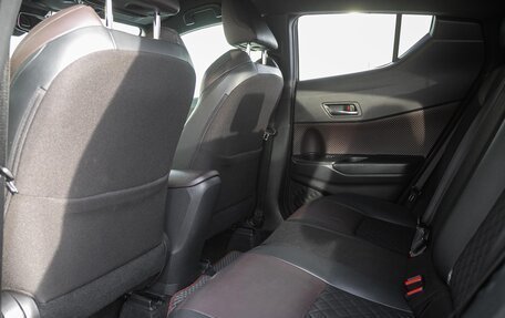 Toyota C-HR I рестайлинг, 2017 год, 1 848 000 рублей, 14 фотография