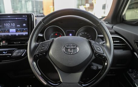 Toyota C-HR I рестайлинг, 2017 год, 1 848 000 рублей, 17 фотография