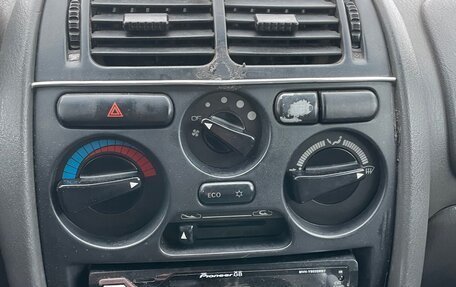 Mitsubishi Carisma I, 1998 год, 150 000 рублей, 12 фотография