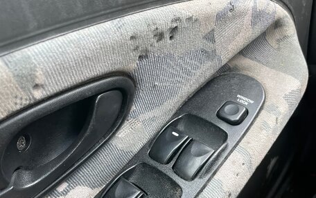 Mitsubishi Carisma I, 1998 год, 150 000 рублей, 10 фотография