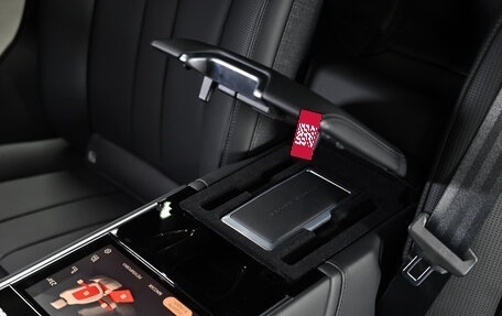 Land Rover Range Rover IV рестайлинг, 2024 год, 34 000 000 рублей, 19 фотография