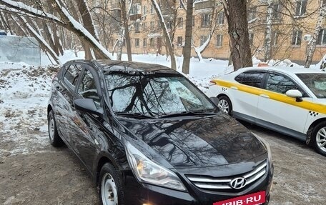 Hyundai Solaris II рестайлинг, 2015 год, 860 000 рублей, 2 фотография