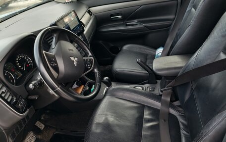 Mitsubishi Outlander III рестайлинг 3, 2012 год, 1 380 000 рублей, 11 фотография