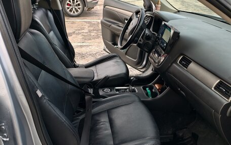 Mitsubishi Outlander III рестайлинг 3, 2012 год, 1 380 000 рублей, 12 фотография