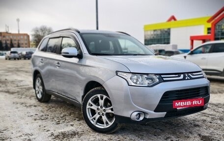 Mitsubishi Outlander III рестайлинг 3, 2012 год, 1 380 000 рублей, 4 фотография