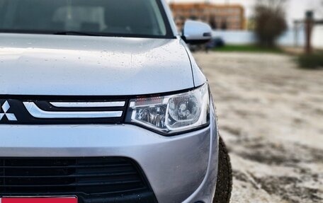 Mitsubishi Outlander III рестайлинг 3, 2012 год, 1 380 000 рублей, 2 фотография