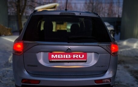 Mitsubishi Outlander III рестайлинг 3, 2012 год, 1 380 000 рублей, 9 фотография