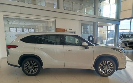 Toyota Highlander, 2025 год, 6 000 000 рублей, 4 фотография