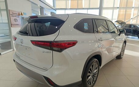 Toyota Highlander, 2025 год, 6 000 000 рублей, 5 фотография