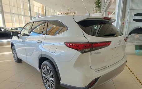 Toyota Highlander, 2025 год, 6 000 000 рублей, 7 фотография