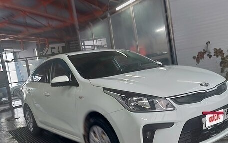 KIA Rio III рестайлинг, 2017 год, 935 000 рублей, 3 фотография