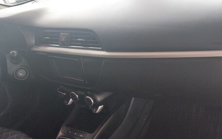 KIA Rio III рестайлинг, 2017 год, 935 000 рублей, 17 фотография