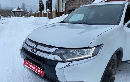 Mitsubishi Outlander III рестайлинг 3, 2016 год, 1 750 000 рублей, 9 фотография