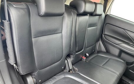 Mitsubishi Outlander III рестайлинг 3, 2016 год, 1 750 000 рублей, 18 фотография