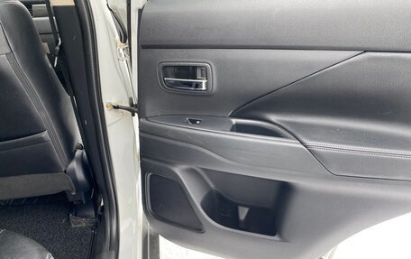 Mitsubishi Outlander III рестайлинг 3, 2016 год, 1 750 000 рублей, 30 фотография