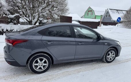 Hyundai Solaris II рестайлинг, 2021 год, 1 675 000 рублей, 5 фотография