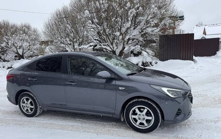 Hyundai Solaris II рестайлинг, 2021 год, 1 675 000 рублей, 6 фотография