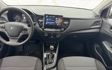 Hyundai Solaris II рестайлинг, 2021 год, 1 675 000 рублей, 14 фотография