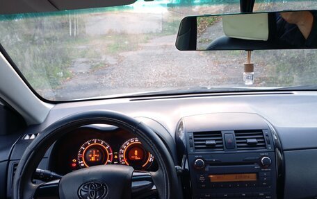 Toyota Corolla, 2011 год, 570 000 рублей, 10 фотография