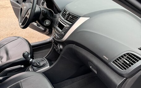 Hyundai Solaris II рестайлинг, 2015 год, 1 111 111 рублей, 4 фотография