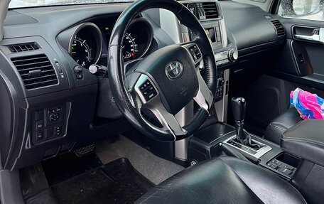 Toyota Land Cruiser Prado 150 рестайлинг 2, 2011 год, 2 650 000 рублей, 5 фотография