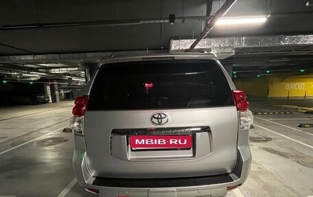 Toyota Land Cruiser Prado 150 рестайлинг 2, 2011 год, 2 650 000 рублей, 2 фотография