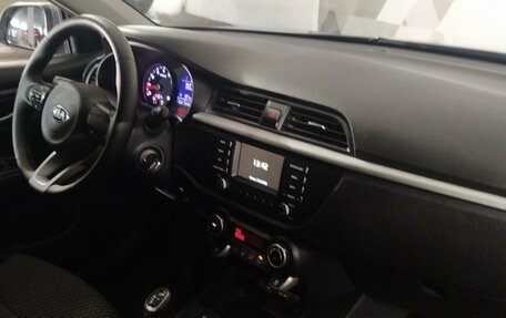 KIA Rio IV, 2018 год, 1 299 000 рублей, 26 фотография