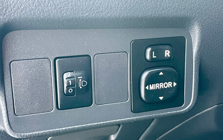 Toyota Corolla, 2011 год, 1 100 000 рублей, 17 фотография