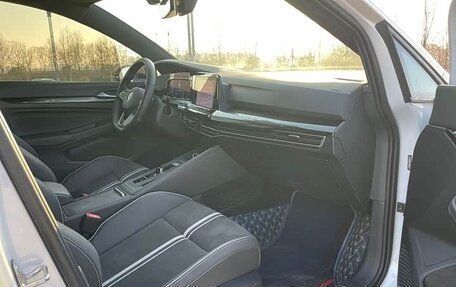 Volkswagen Golf VIII, 2022 год, 2 020 000 рублей, 9 фотография